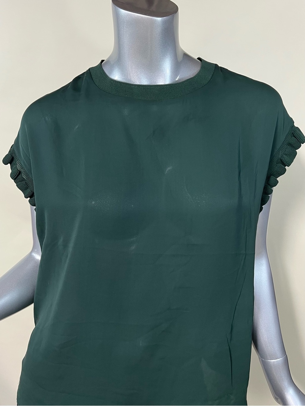 Tahari Women’s Medium Jungle Green Blouse High Neck Ribbed Trim Ruffle Top NEW - Picture 4 of 14